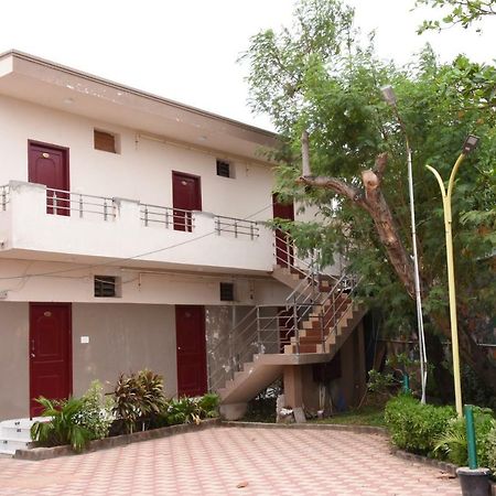 Park Beach Resort Chennai Extérieur photo