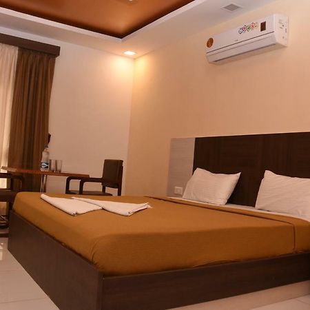 Park Beach Resort Chennai Extérieur photo