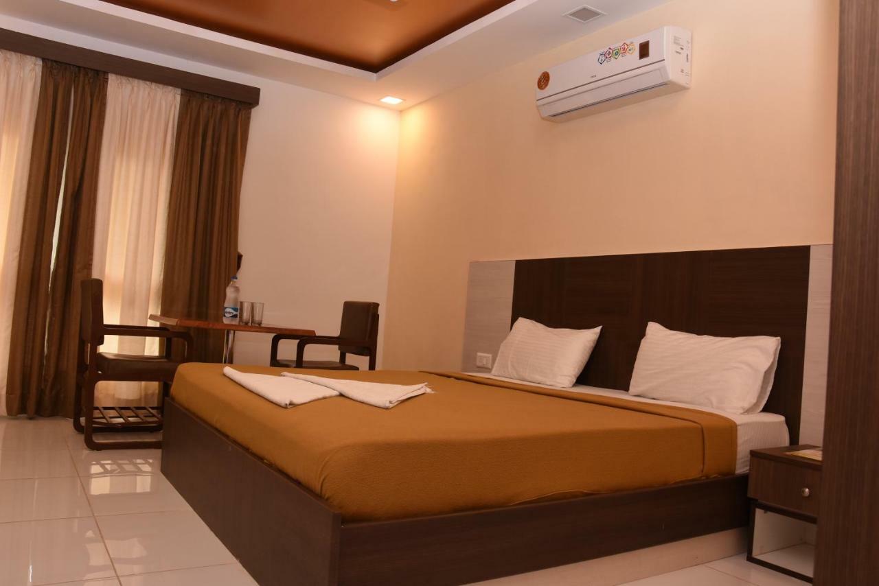 Park Beach Resort Chennai Extérieur photo