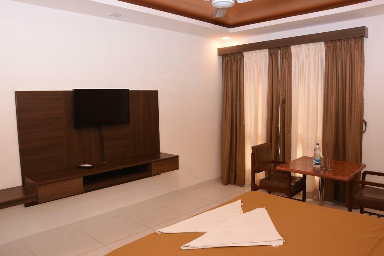 Park Beach Resort Chennai Extérieur photo