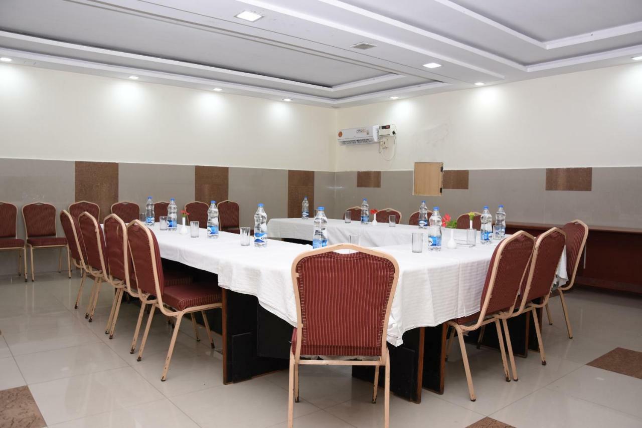 Park Beach Resort Chennai Extérieur photo
