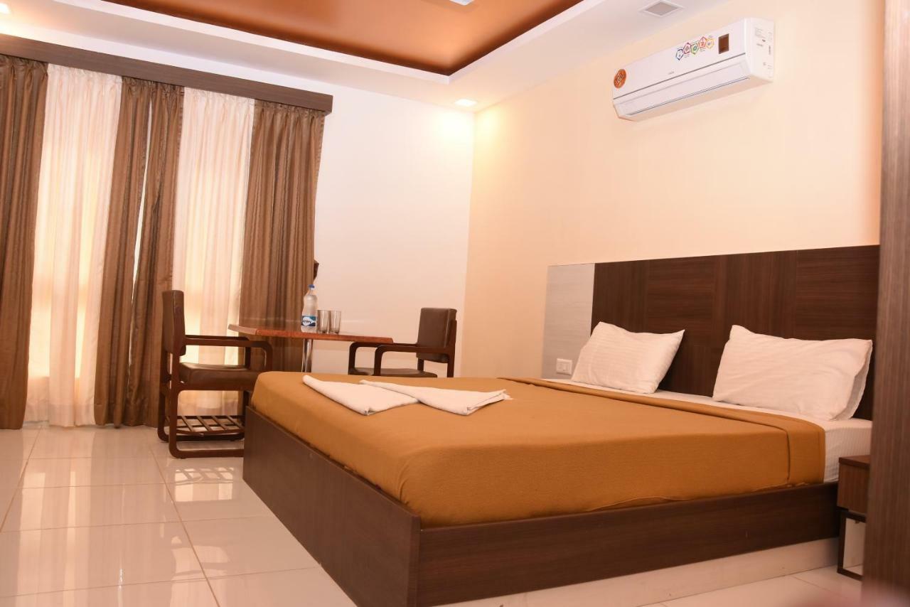 Park Beach Resort Chennai Extérieur photo